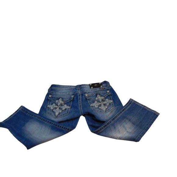 Miss Me Mid Rise Capri Jeans Womens Size 27 Distressed Embroidered Studded Denim - Picture 6 of 10